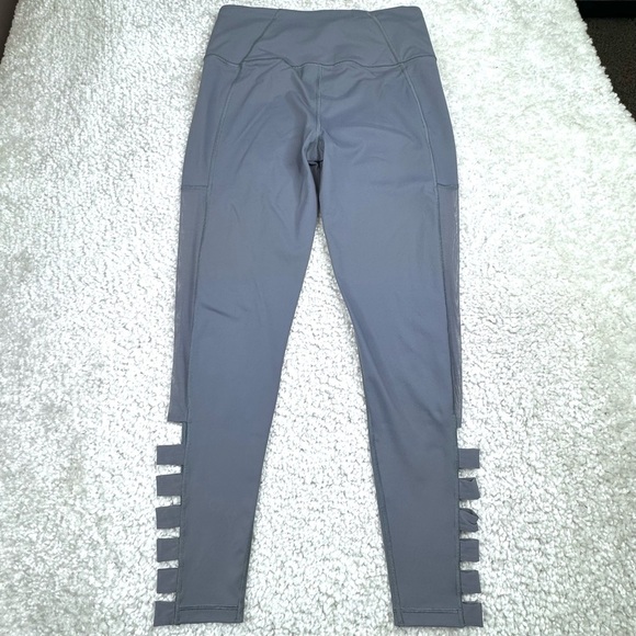 Victoria Secret Sport Knockout Tight Cutout Legging. Blue Gray Color. Size Med - Picture 2 of 10